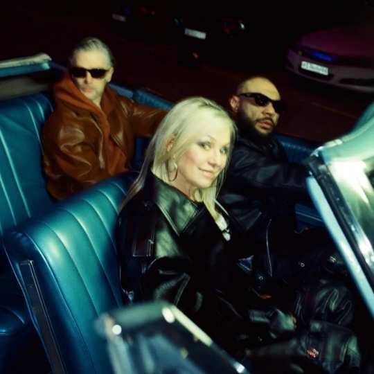 DONI feat. Ирина Салтыкова & DJ Daveed - Голубые глазки 2.0